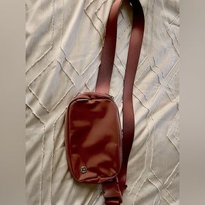 Lululemon Everywhere Belt Bag 1L